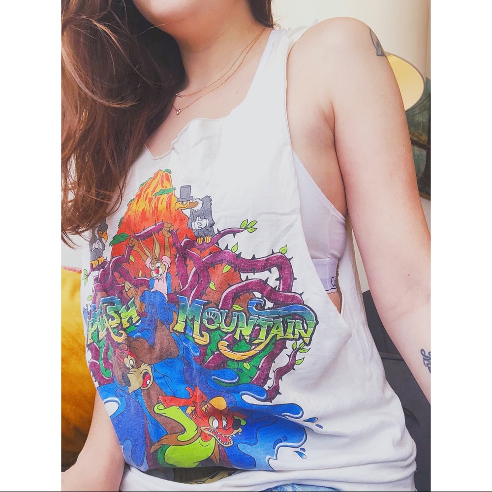Vintage splash mountain tank